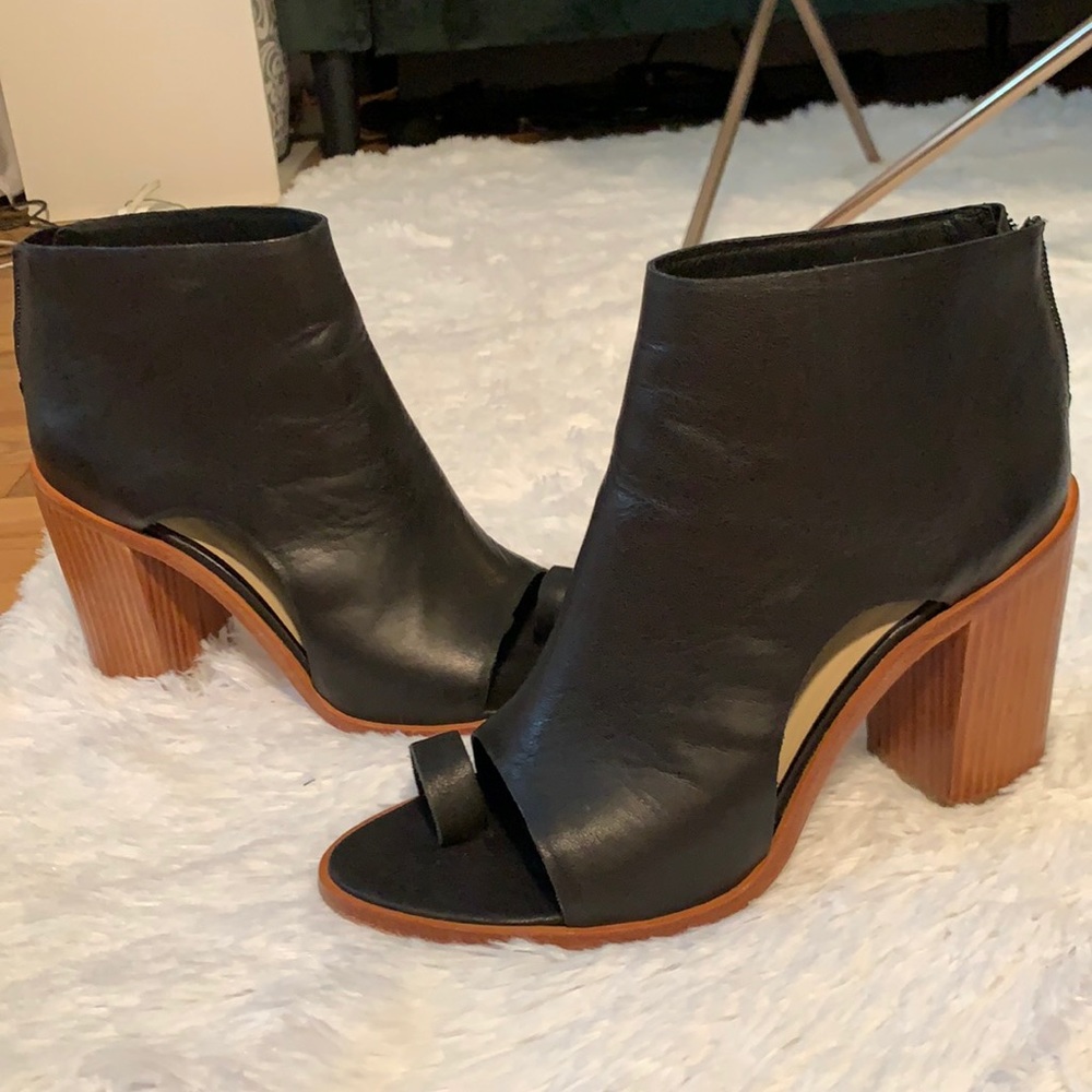 LOEFFLER RANDALL GIGI Open toed bootie